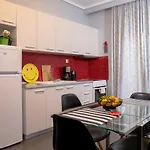 Central Terrace Modern Apartment