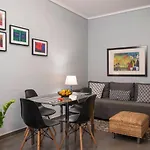 Central Terrace Modern Apartment