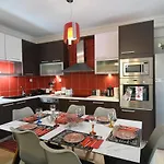 Double A Luxury Apartment