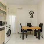 Central Luxury Apartment