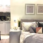 Tiny Deluxe Suite In Kalamaria