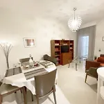 Crimson Suite: 1-Bedroom Apartment In Thessaloniki