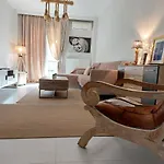 Antigonidon Square Luxury Apartment