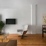 F & B Collection - Flat For 6