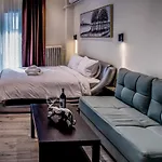 Diamond Suites 32