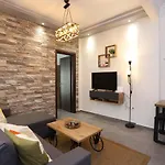 Galerius Arch Apartment