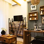 Cozy Central Apartment