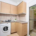 Theodor Cozy Apartment