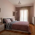 Άνεση Και Ευκολία, Σπίτι Συκιές.