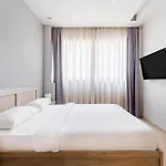 #Aura Studios & Suites V9-10