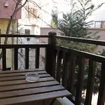 Helen\'S Little Castle Free Private Parking