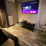 Yannis Apartments - Stylish Stay With High-Speed Wi-Fi