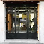 Roomore Apartments