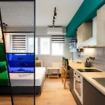 Valaoritou 3 Luxury Rooms