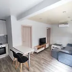Jq Lux Ap