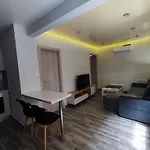 Jq Lux Ap