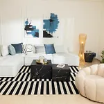 Champagne Sea View Apartment By Binobi!