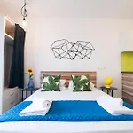 Mazi Rooms Venizelou