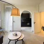 Homevision - Minimal, Quiet And Central