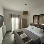 Natalie\'S Urban Condo