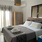 Natalie\'S Urban Condo