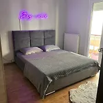 Angies Ledsigns Apartment
