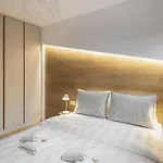 Innovative 2-Br Futuristic Flat In Ladadika