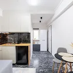 B&M Suites