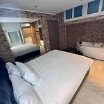Luxury Living Apartments And Spa