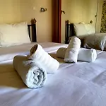 Wood \'N White, Nilie Hospitality Mgmt