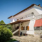 Villa Ampelos