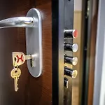 One Of A Kind Luxury Apartment In City Center Near Helexpo