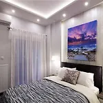 Metro Apartment