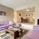 Luxury House For All Seasons