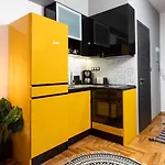 Downtown Luxury Boutique Suites : The Yellow Suite