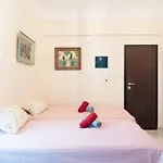 Baroque Downtown Maria\'S Apartments