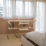 Kosmos Service Apartment Modern Spirit City Center With Additional Cost Parking