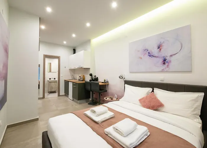 Dk Mini Studio White Tower