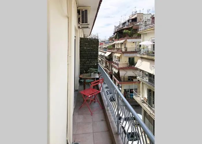 Cozy Apartment In The Heart Of Thessaloniki