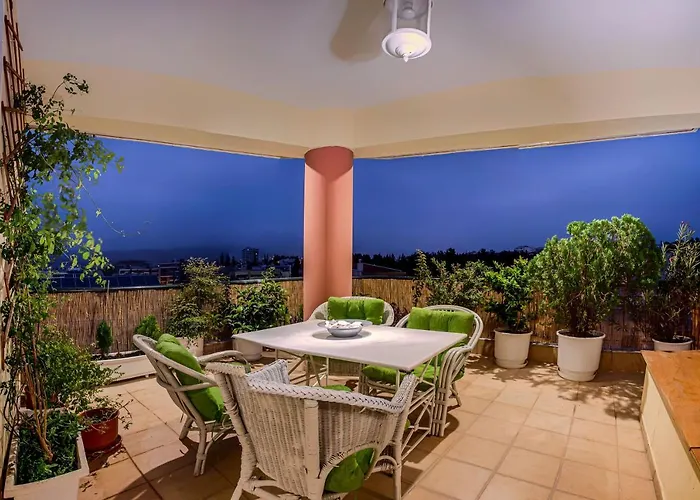 Two Bedroom Bright Apartment With Amazing Veranda