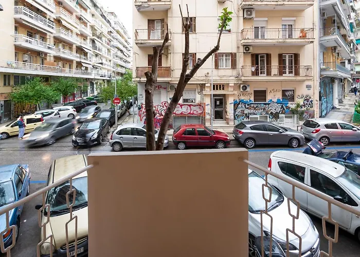 Ikos Central Spacious Apartment