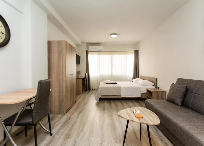 John Central Suites