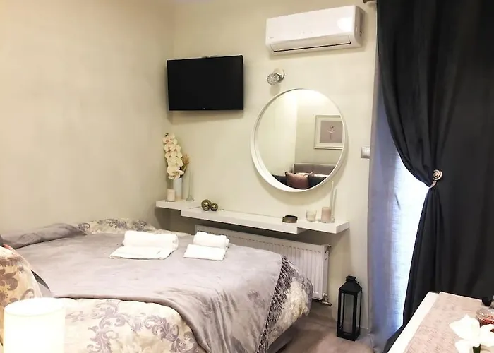 Tiny Deluxe Suite In Kalamaria
