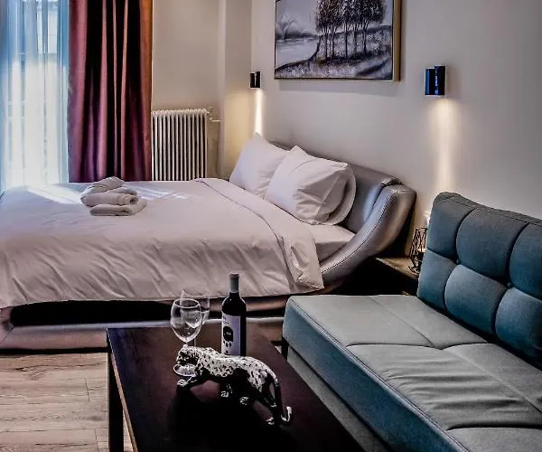 Diamond Suites 32