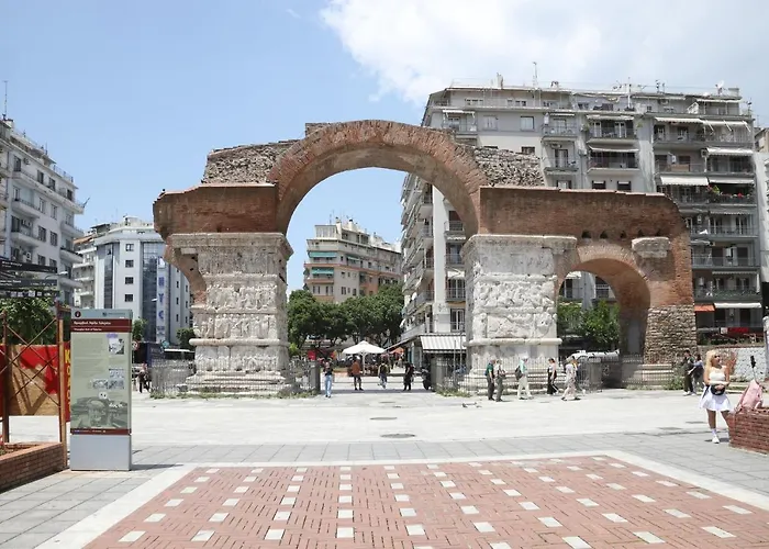 Galerius Arch Apartment