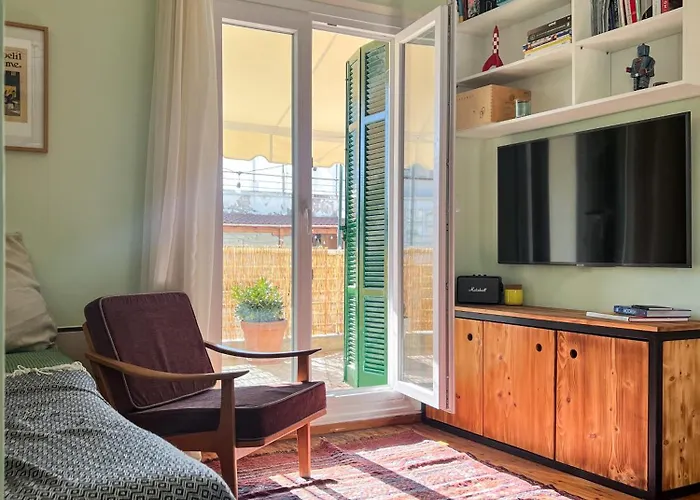 Homevision - City Chic - Cozy Balcony Bliss