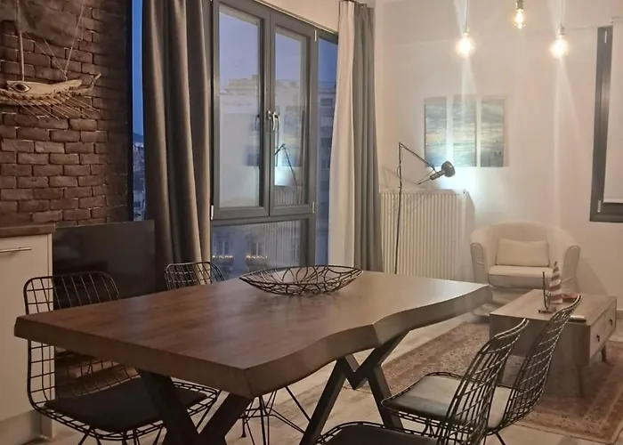 Ellis Apartments