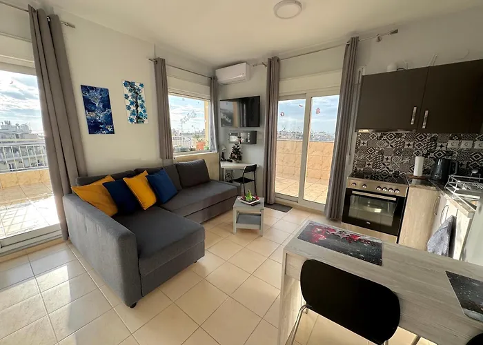 Horizon /Downtown Penthouse W/ Massive Terrace