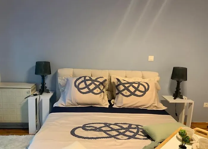 2 Bedroom Family Apartment With Free Parking