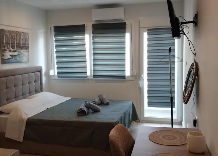 Anibo Studios & Apartments Center 3861
